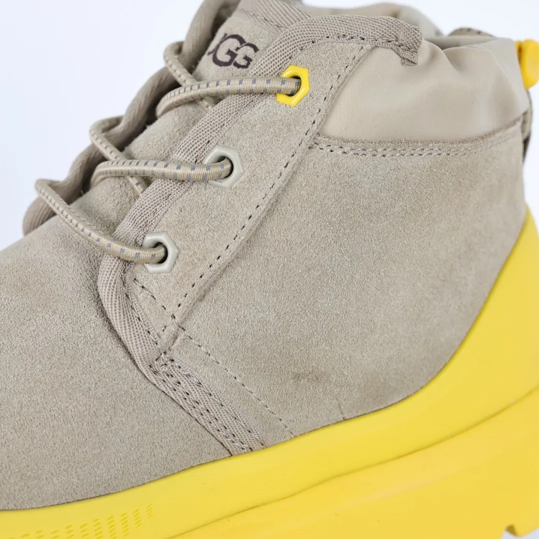 Copy price 💰700 Core recommendation Good price It is a very suitable choice for home furnishings. In recent years, uug has launched a series of styles, which are partial to the preferences of young consumers and have also moved to the forefront of fashion trends. Shoe body material: water-repellent coated suede upper, 17mm UGGPURE™ implantable wool insole, lightweight non-slip and comfortable rubber outsole, with brand LOGO and trademark, with full packaging. Size: 35 36 37 38 39 40 41 42 43 44 45